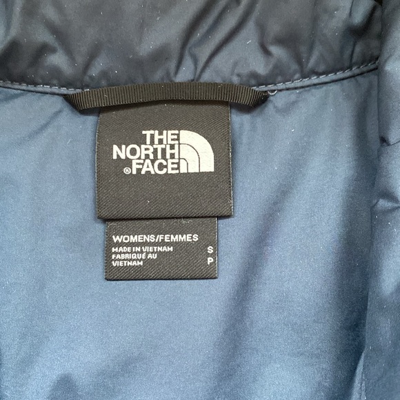 The North Face women’s puffer vest small - Picture 3 of 5
